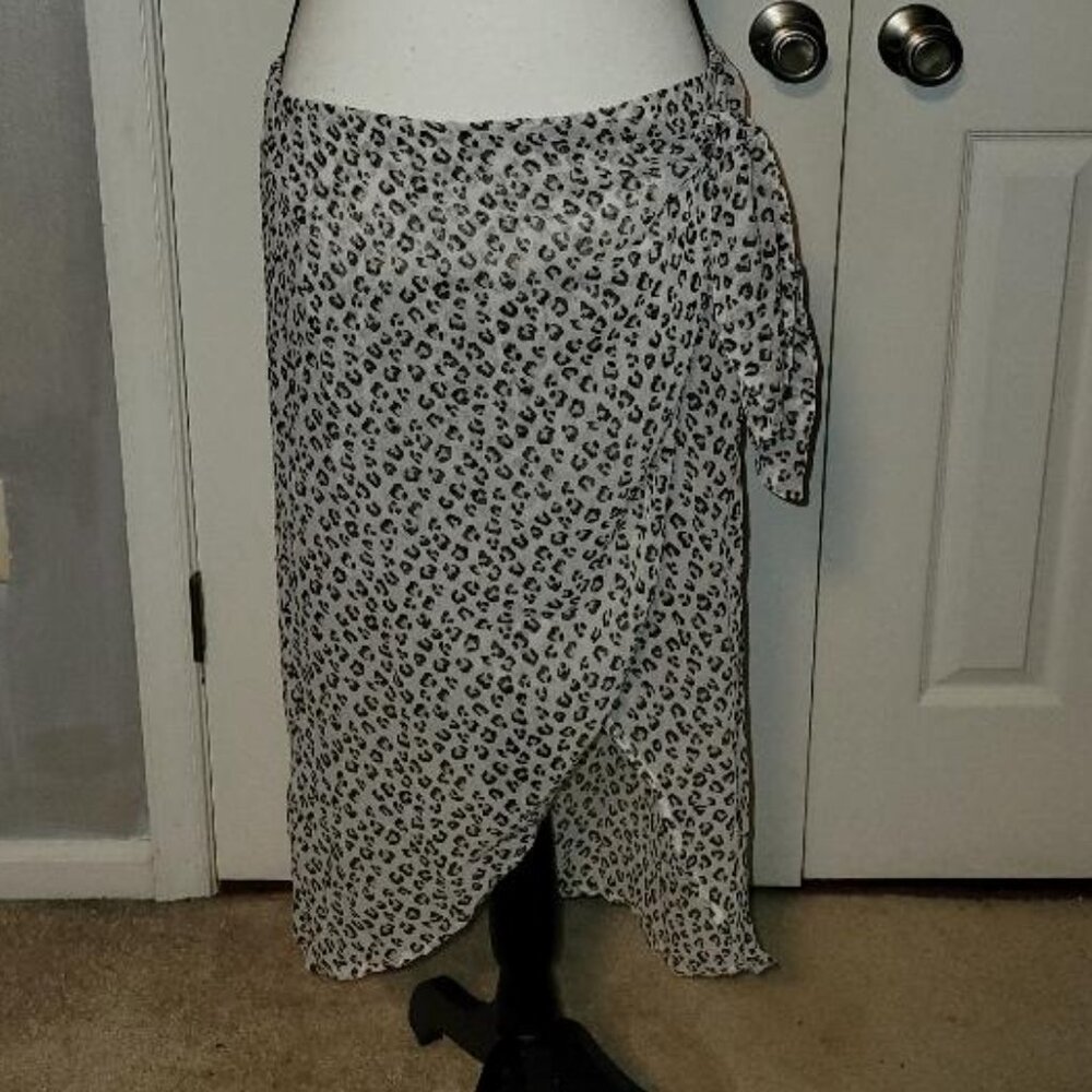 NWT Abercrombie & Fitch Animal Print Faux Wrap Swimsuit Cover Up/Sarong - Size M